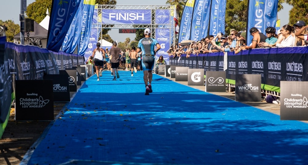 Image of racers running to finish line